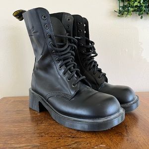 Doc Martens Vintage 90s rare combat boot no. 2071047